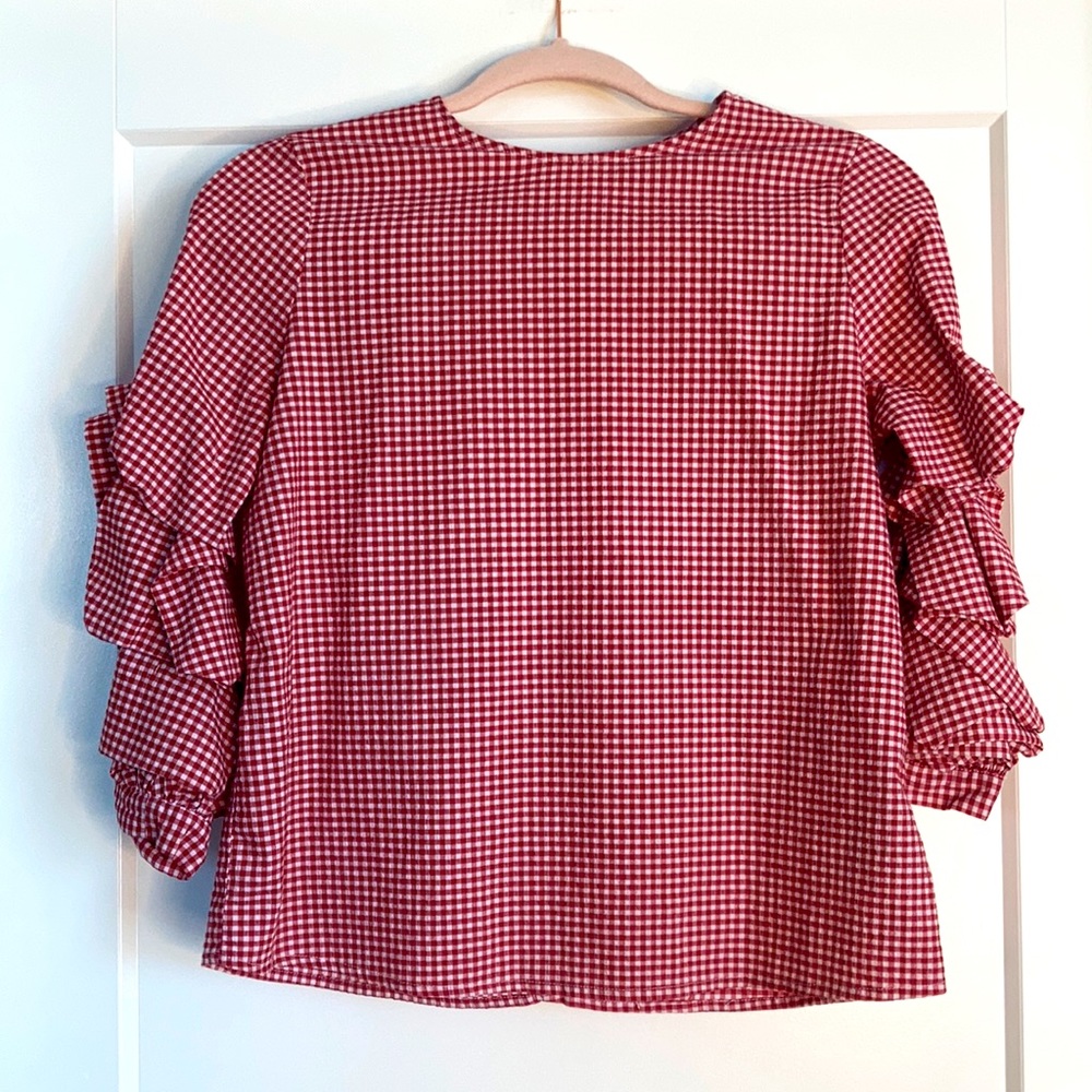 WHO WHAT WEAR White and Red Checkered Ruffled Sleeves Top. Size XS